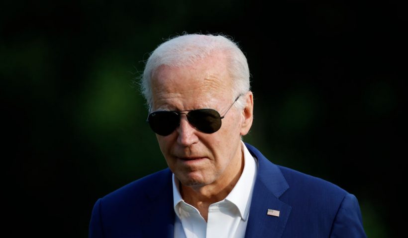 WASHINGTON, DC - JULY 07: U.S. President Joe Biden returns to the White House with first lady Jill Biden on July 7, 2024 in Washington, DC. Members of Congress return to Washington this week as pressure for Biden to withdraw as the Democratic nominee for the presidency continues to mount. (Photo by Kevin Dietsch/Getty Images)