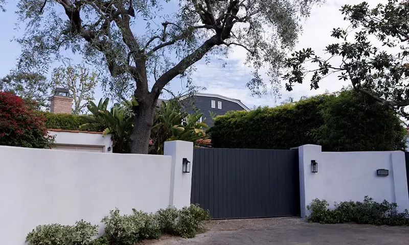 View of the front entrance of Marilyn Monroe's former Spanish Colonial-style house in Los Angeles, California, U.S., September 11, 2023. REUTERS/Mike Blake/File Photo