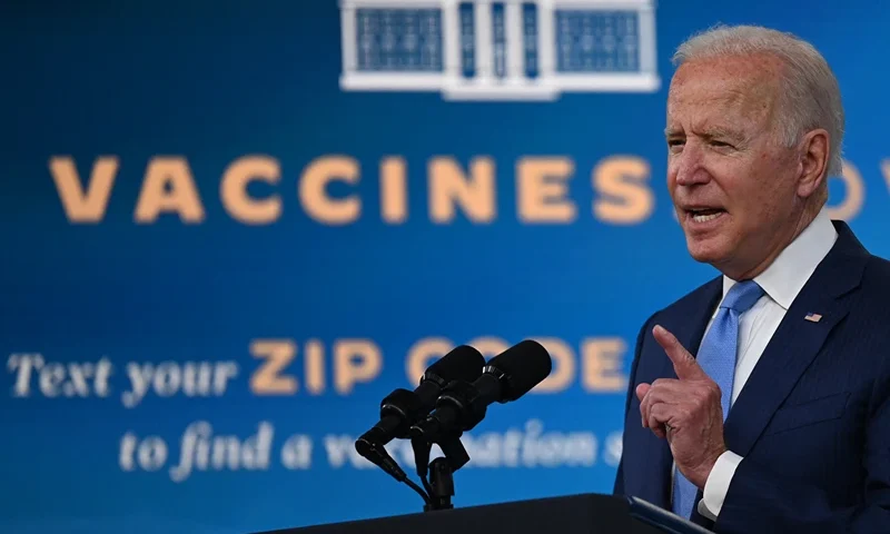 US-HEALTH-VIRUS-POLITICS-BIDEN US President Joe Biden delivers remarks on the Covid-19 response and the vaccination program at the White House on August 23, 2021 in Washington,DC. - The US Food and Drug Administration on Monday fully approved the Pfizer-BioNTech Covid vaccine, a move that triggered a new wave of vaccine mandates as the Delta variant batters the country.Around 52 percent of the American population is fully vaccinated, but health authorities have hit a wall of vaccine hesitant people, impeding the national campaign. (Photo by Jim WATSON / AFP) (Photo by JIM WATSON/AFP via Getty Images)