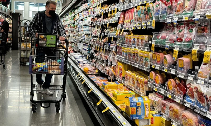 MILL VALLEY, CALIFORNIA - JUNE 11: A customer shops at a Safeway store on June 11, 2024 in Mill Valley, California. May inflation numbers are set to be reported on Wednesday ahead of the Fed rates announcement. (Photo by Justin Sullivan/Getty Images)