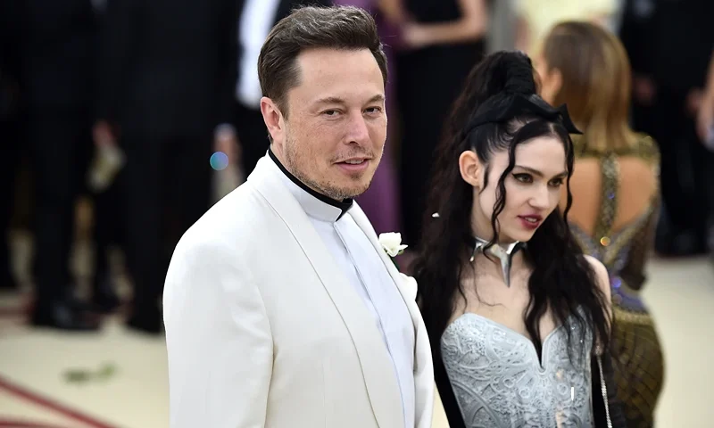 Heavenly Bodies: Fashion & The Catholic Imagination Costume Institute Gala NEW YORK, NY - MAY 07: Elon Musk and Grimes attend the Heavenly Bodies: Fashion & The Catholic Imagination Costume Institute Gala at The Metropolitan Museum of Art on May 7, 2018 in New York City. (Photo by Theo Wargo/Getty Images for Huffington Post)