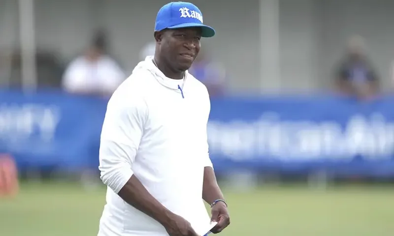 Los Angeles Rams defensive coordinator Raheem Morris during training camp at UC Irvine. Mandatory Credit: Kirby Lee-USA TODAY Sports/File photo